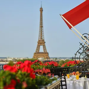 Plaza Athénée - Dorchester Collection France